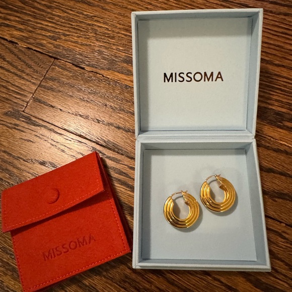 Missoma Jewelry - Missoma Chunky Ridge Hoop Earrings